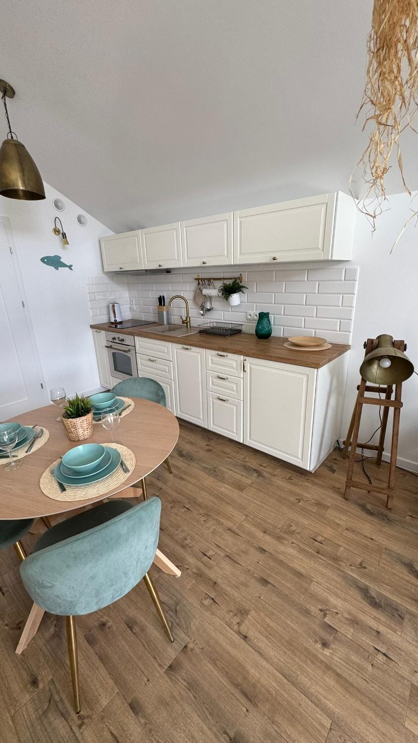 Kitchen or kitchenette, Dining area, dishwasher, stove