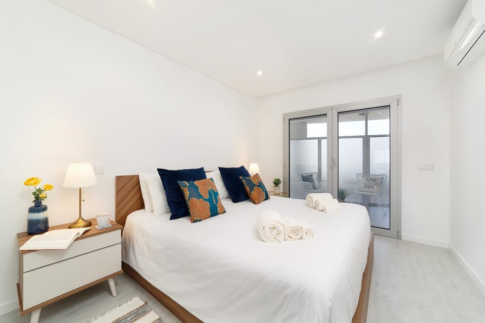 Bed, Bedroom