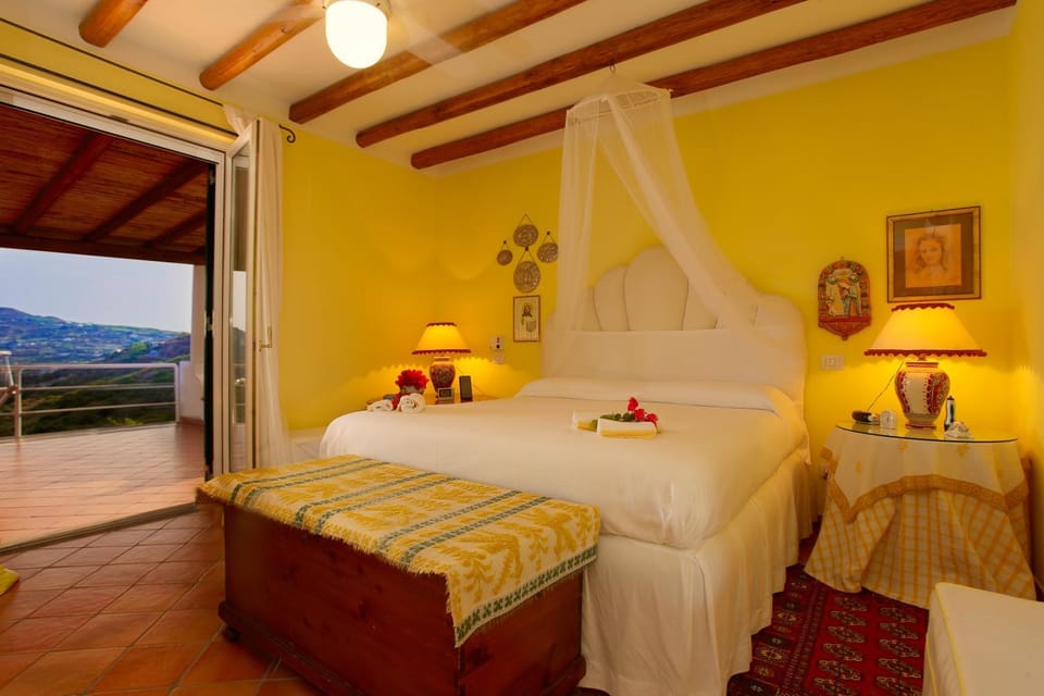 Bed, View (from property/room), Photo of the whole room, Bedroom