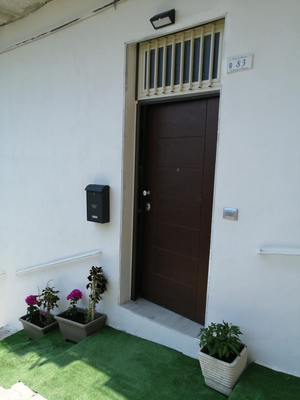Facade/entrance