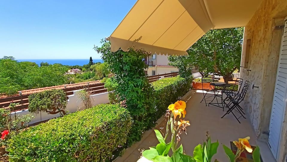 Patio, Day, Garden, View (from property/room), Balcony/Terrace, Garden view, Sea view