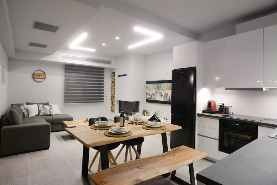 Living room, Seating area, Dining area