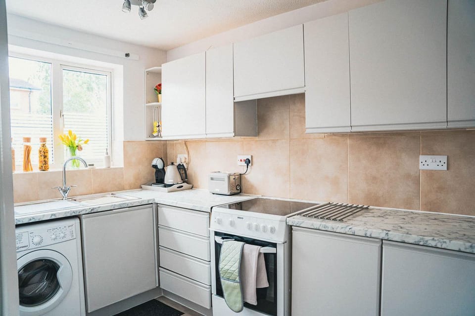 JADE - Cambridge Rental with Garden and BBQ, Near City Centre House in Cambridge