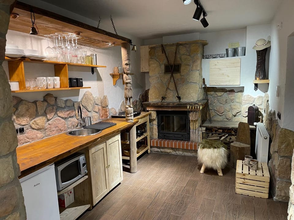 Kitchen or kitchenette, Communal kitchen, stove