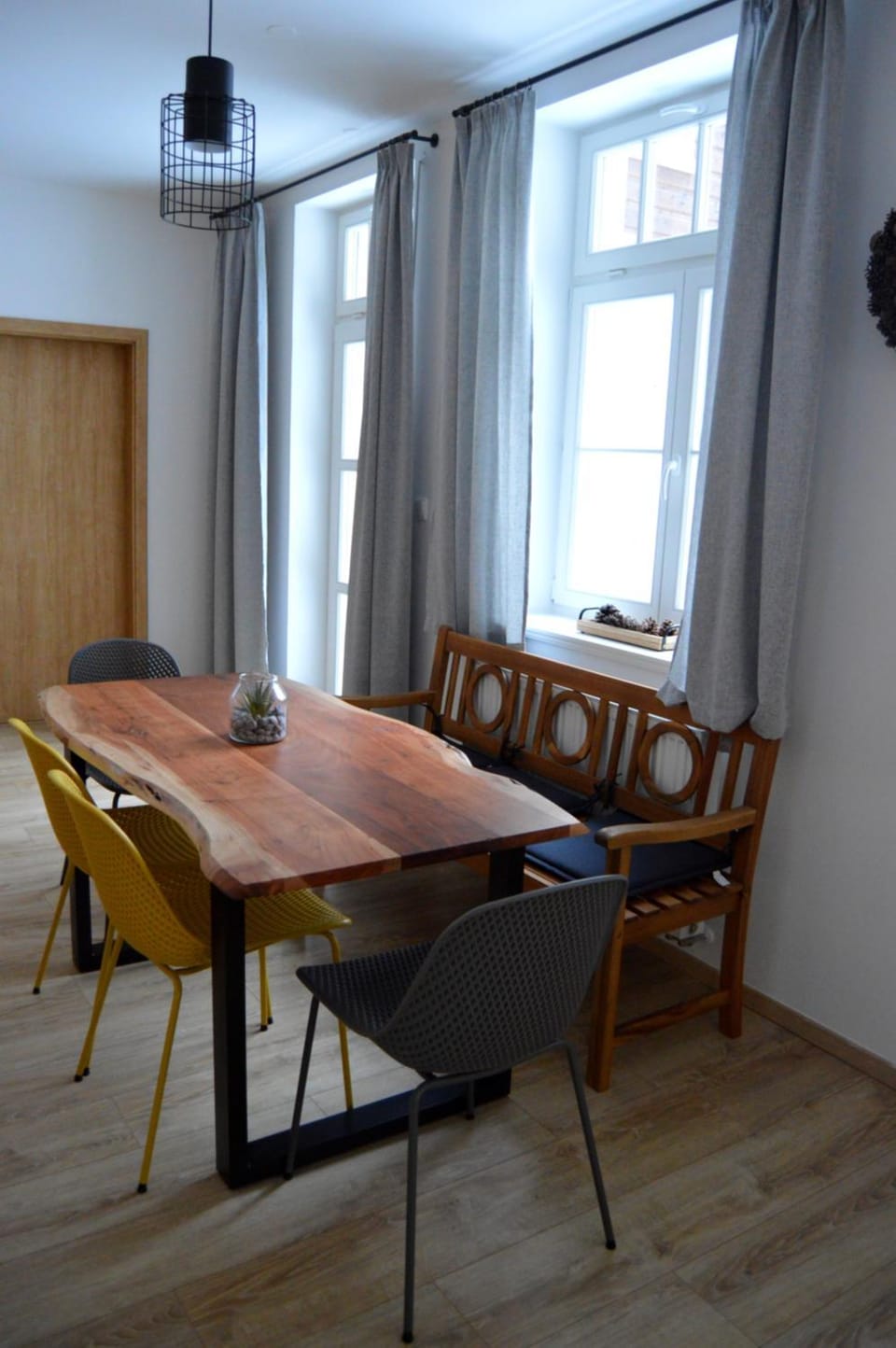 Seating area, Dining area