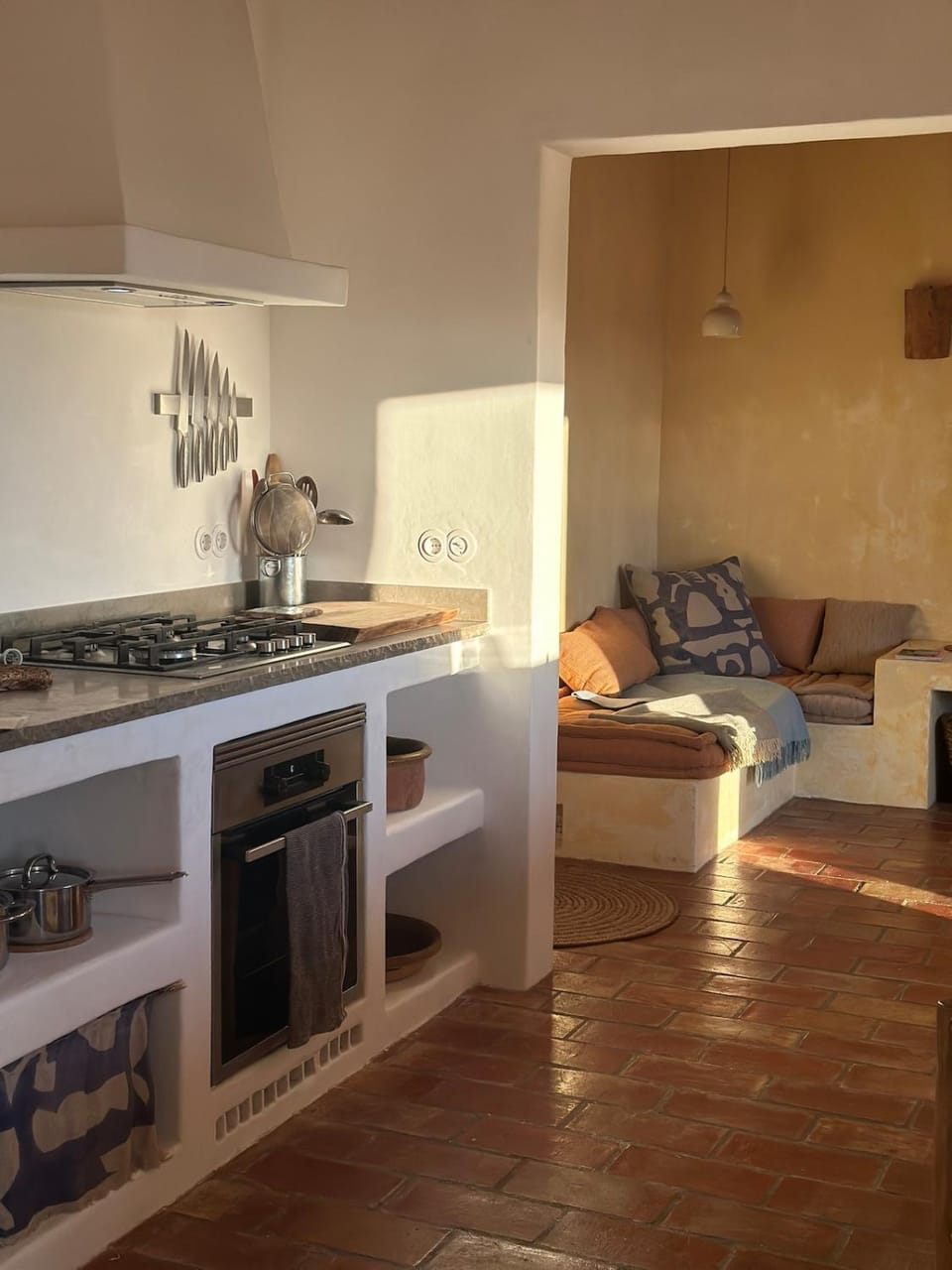 Kitchen or kitchenette, Seating area
