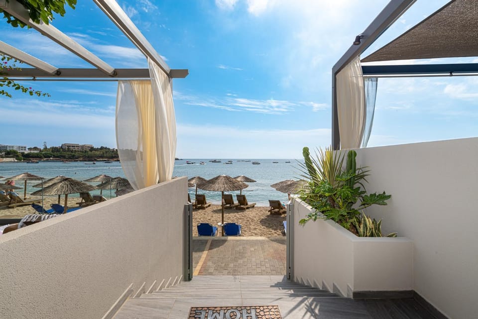 Facade/entrance, Day, Beach, Sea view