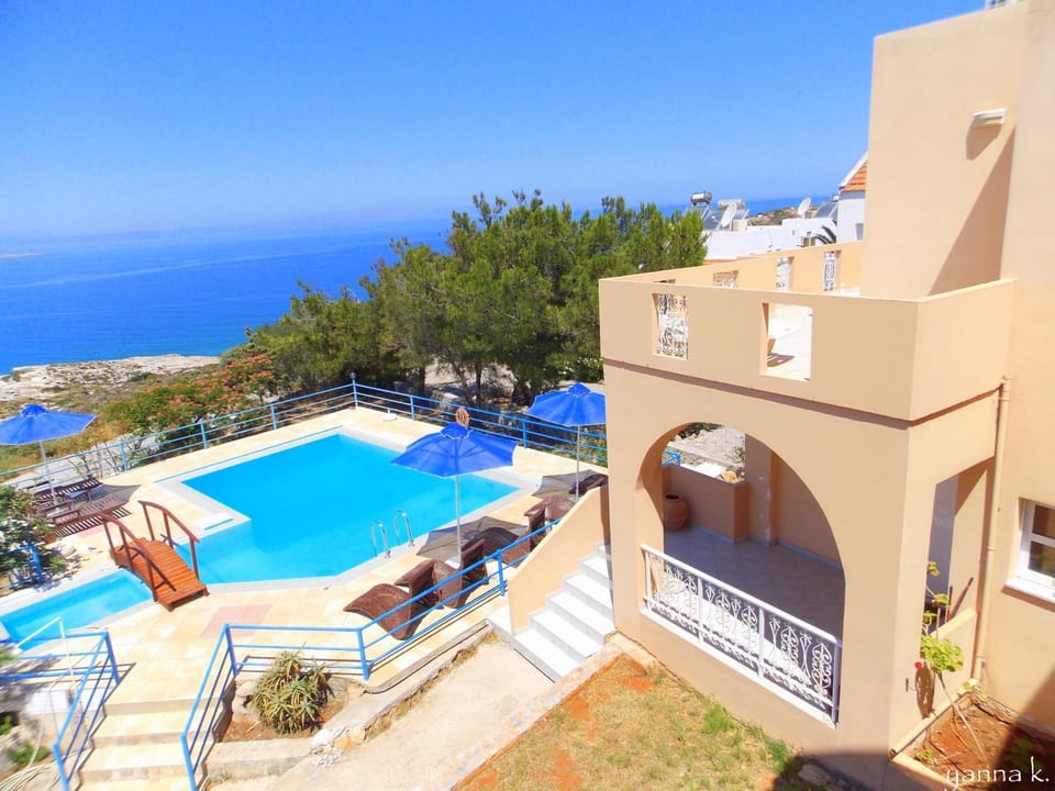 Facade/entrance, Swimming pool, Swimming pool