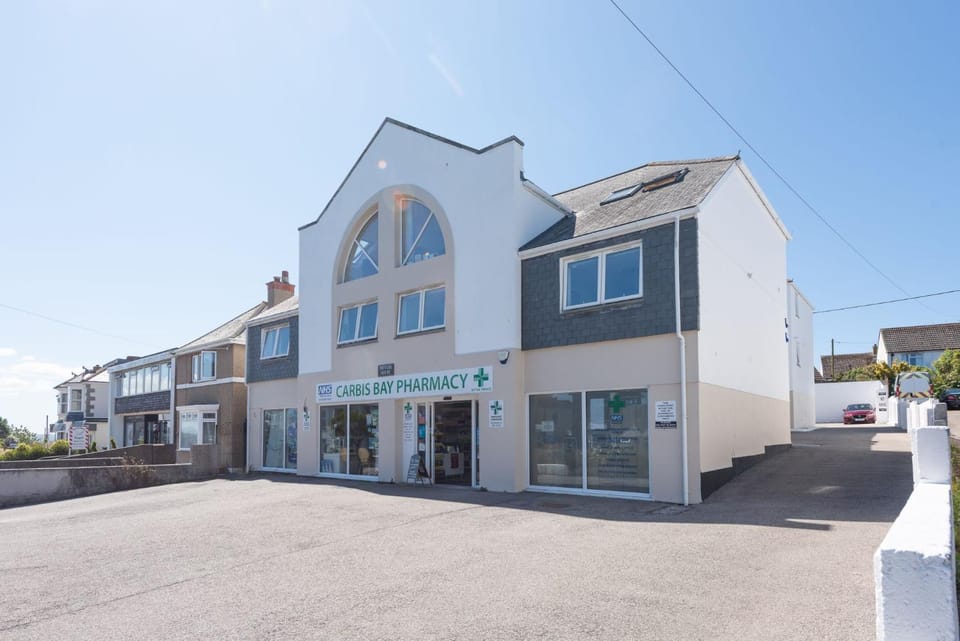 Property building, Street view, Parking