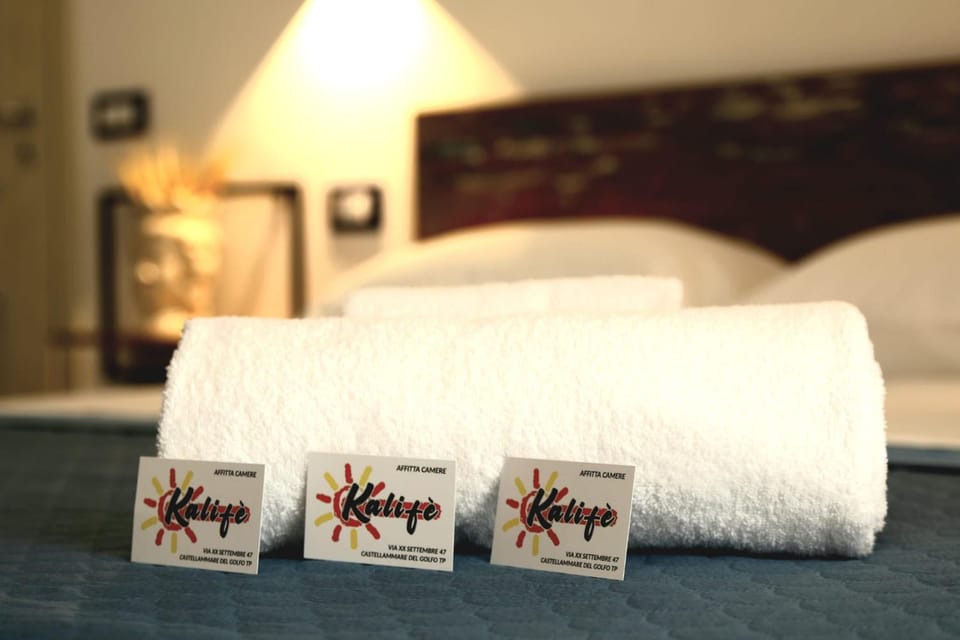 Bedroom, towels