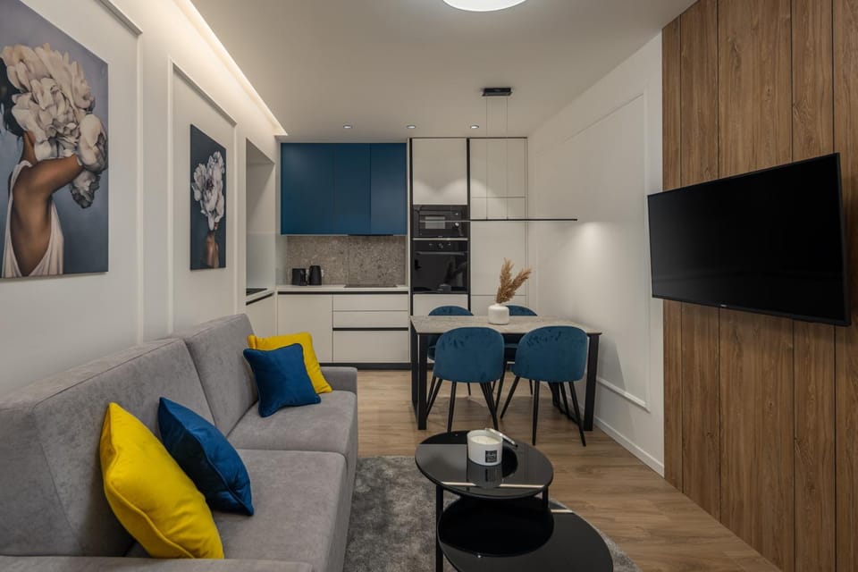 Living room, Seating area, Dining area, kitchen