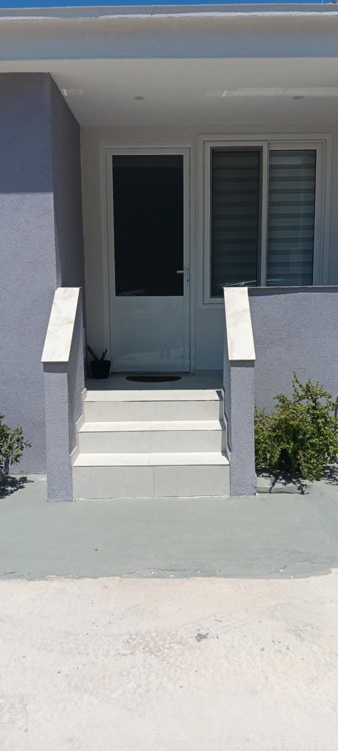 Nardi Guesthouse House in Ksamil