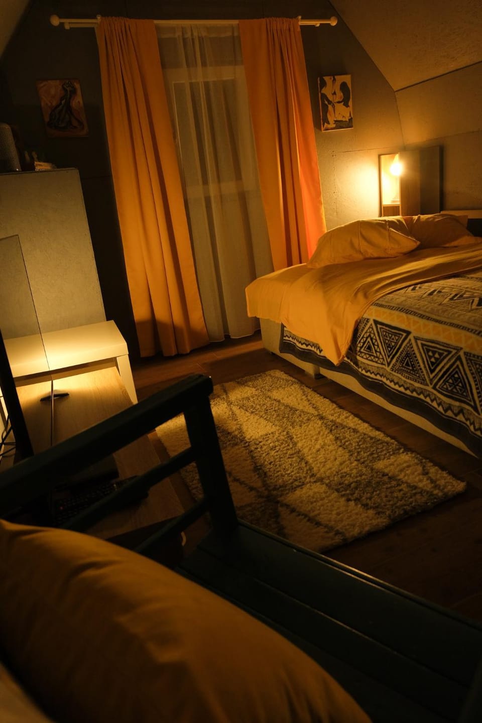 Bed, Living room, Seating area, Bedroom