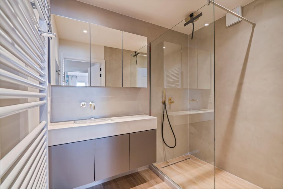 Shower, Bathroom