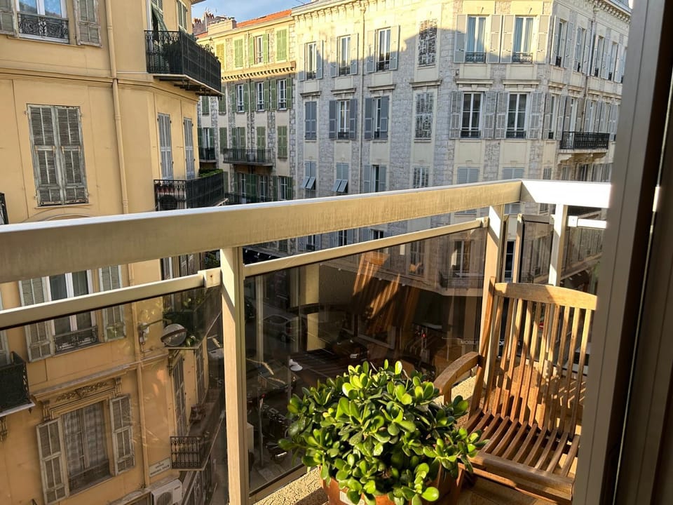 Property building, Balcony/Terrace