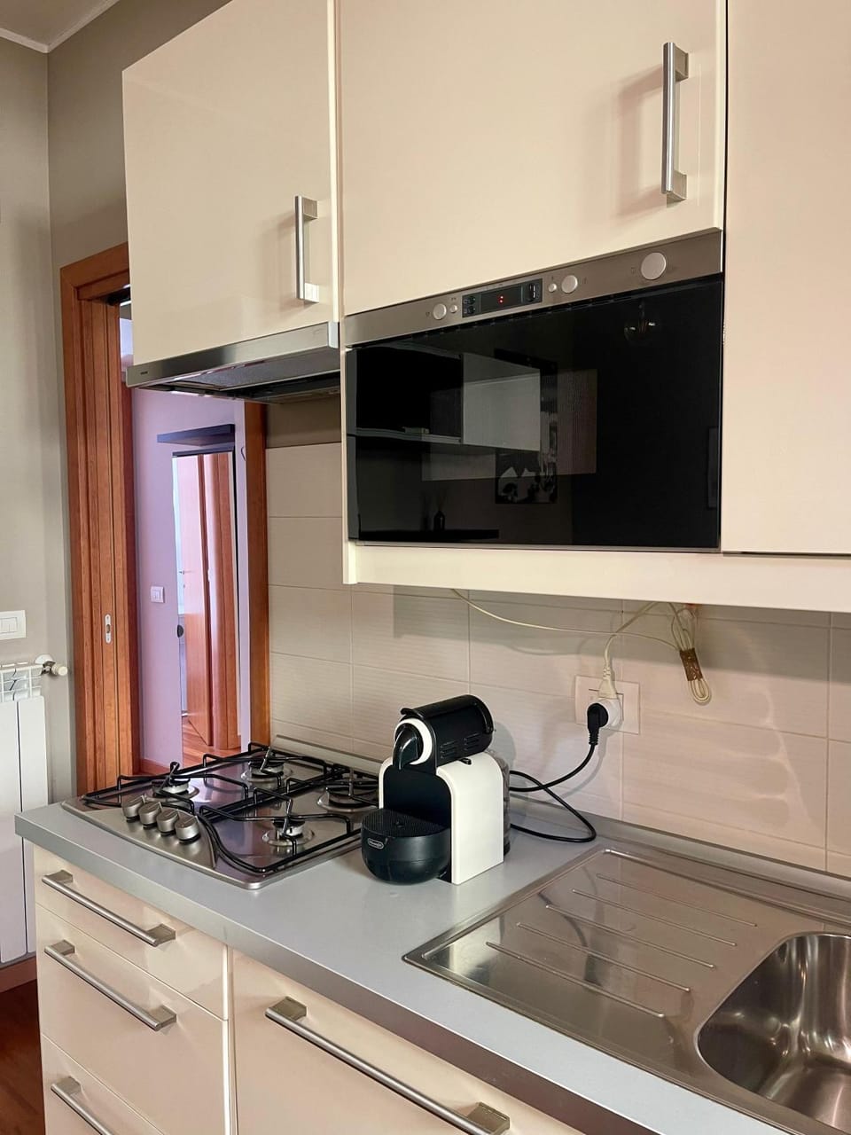 Coffee/tea facilities, stove