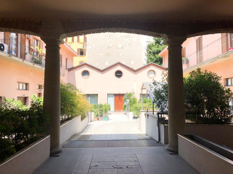 Facade/entrance