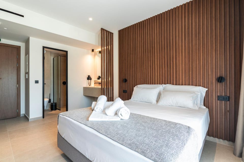LAN-GO SIVOTA Luxury Living Apartment in Greece