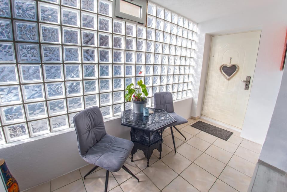 Studio Gallery Apartment in Mostar