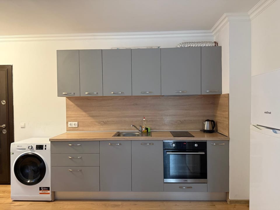 dishwasher, oven, washing machine