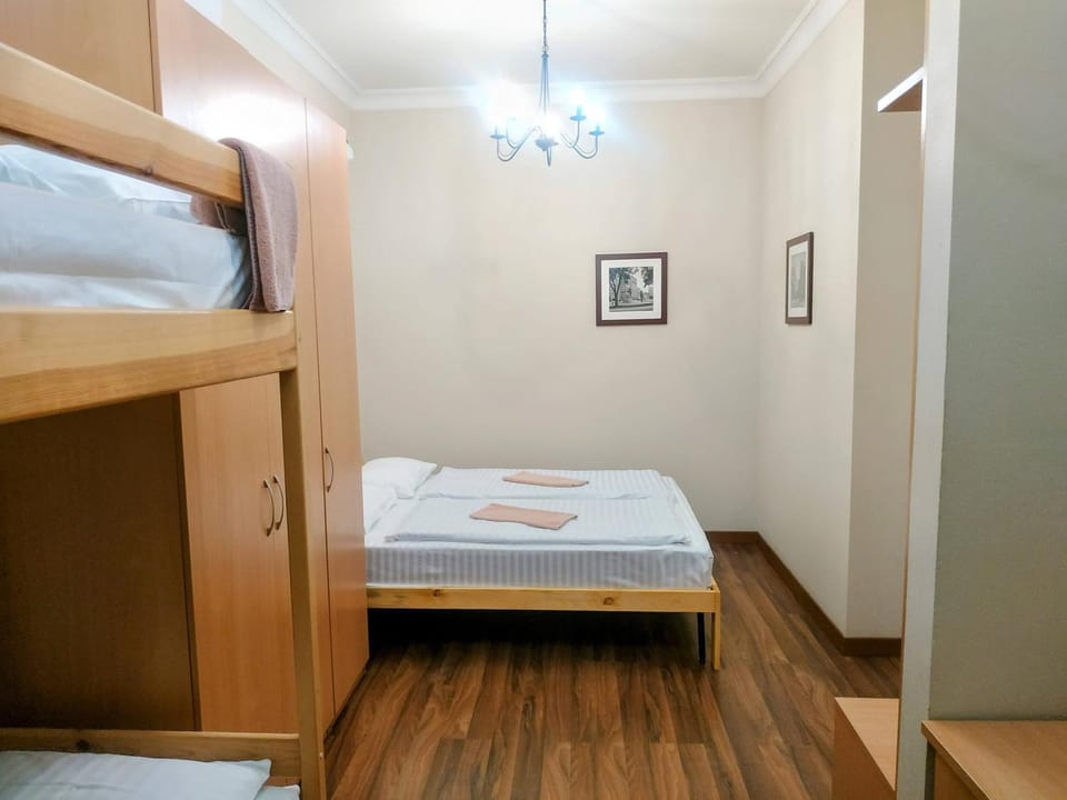 Bed, bunk bed, towels