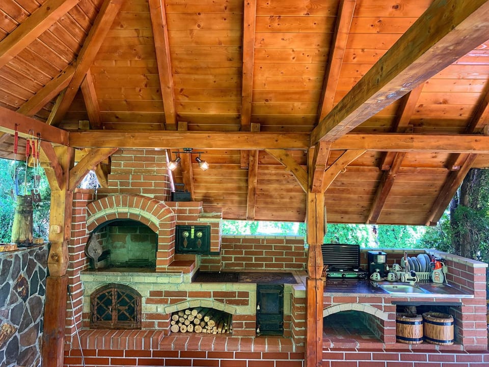 BBQ facilities, Communal kitchen