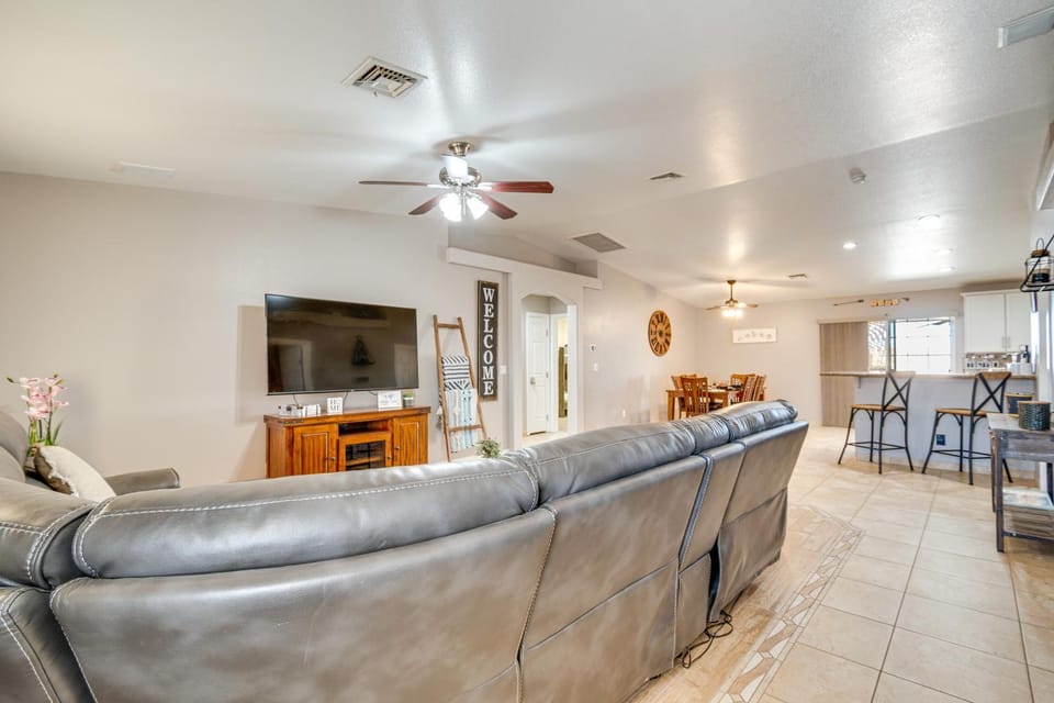 Lake Havasu City Escape: Patio, Pool + Grill! House in Lake Havasu City
