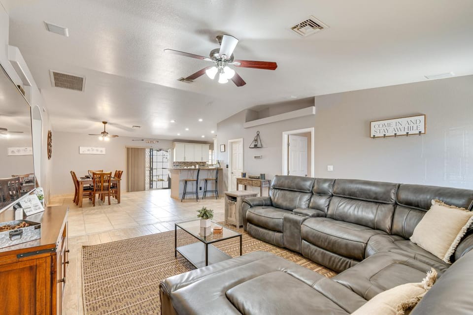 Lake Havasu City Escape: Patio, Pool + Grill! House in Lake Havasu City