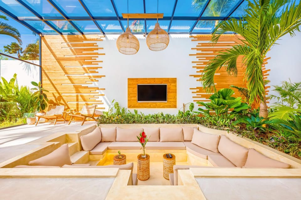 Villa Dublin - Luxury 5 BDR w Jacuzzi & Pool Villa in Kuta