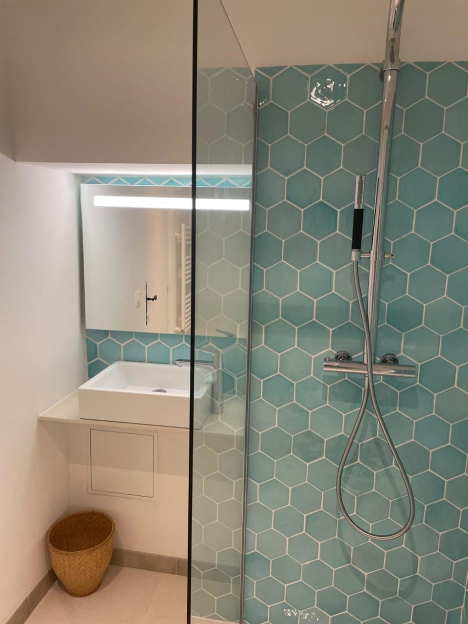 Summerhouse 2 bed quiet Old Nice balcony100m beach Apartment in Nice