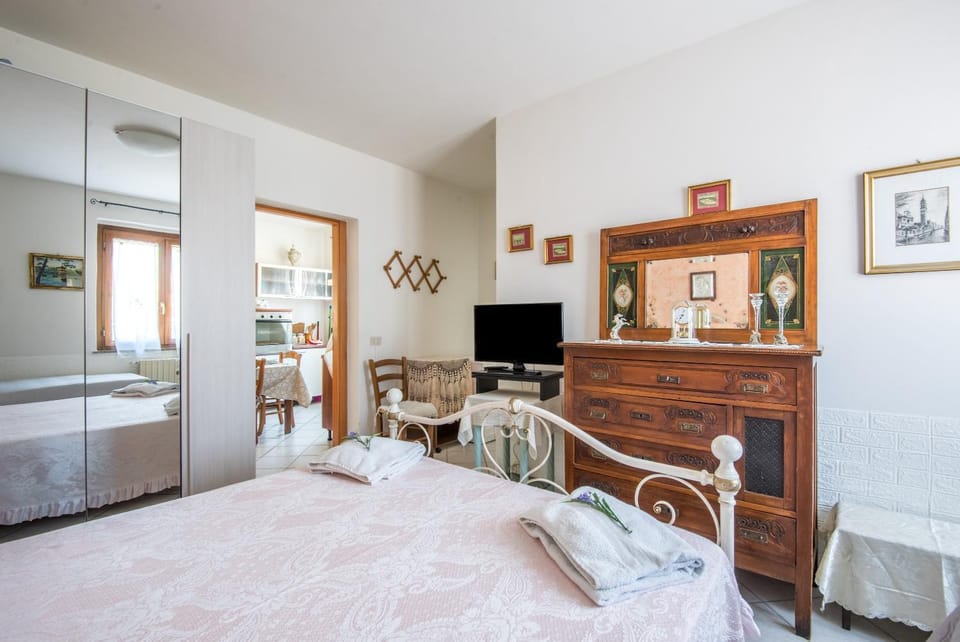 Living room, Bedroom