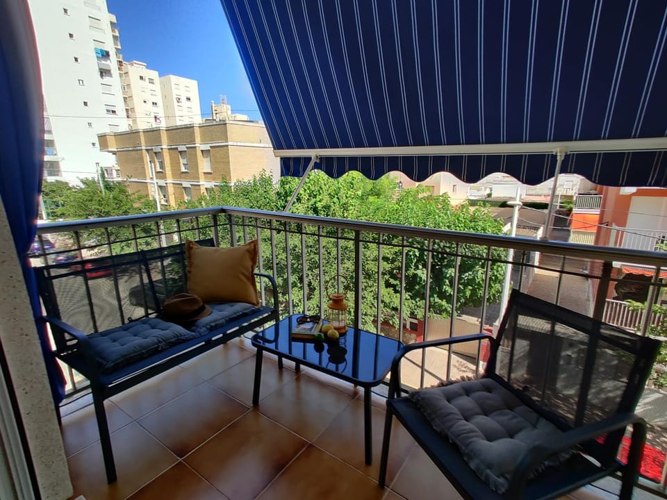 !Sonrie, estas en Gandia ! a solo 100m de la playa para 6 personas! Apartment in Safor