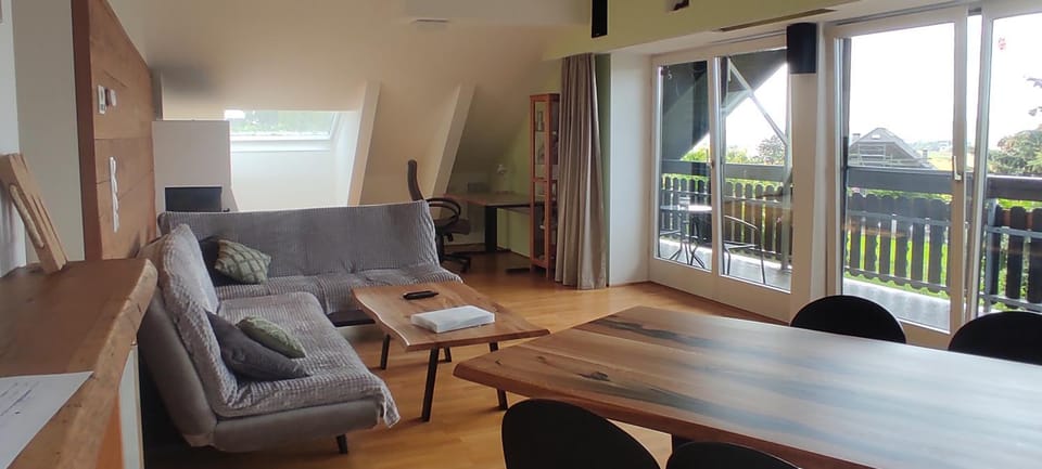 View (from property/room), Balcony/Terrace, Living room, Seating area, Dining area