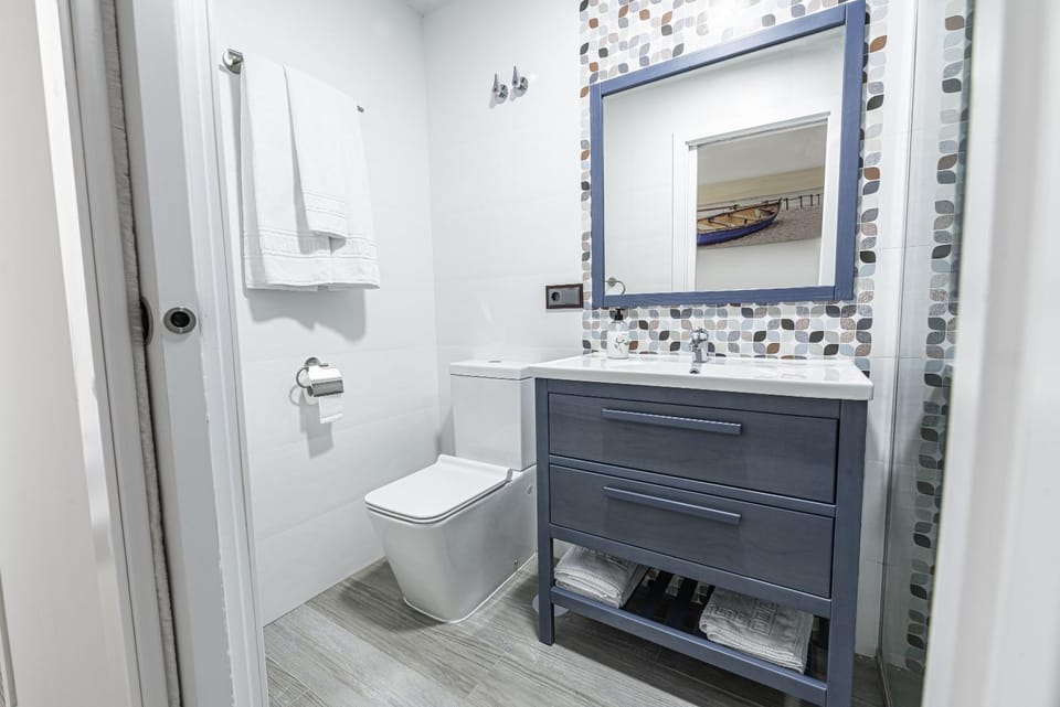 Bathroom, Living room