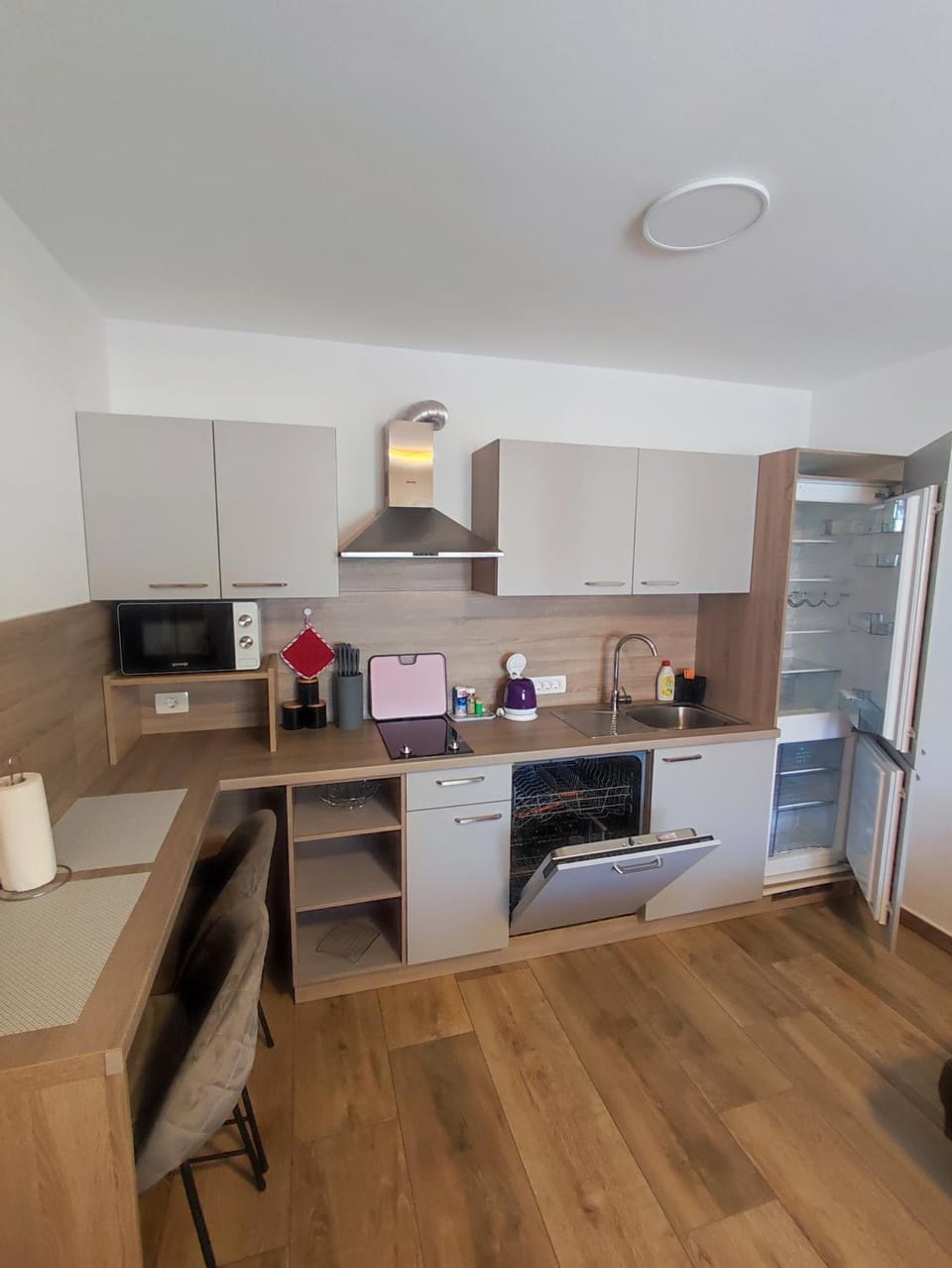 Kitchen or kitchenette
