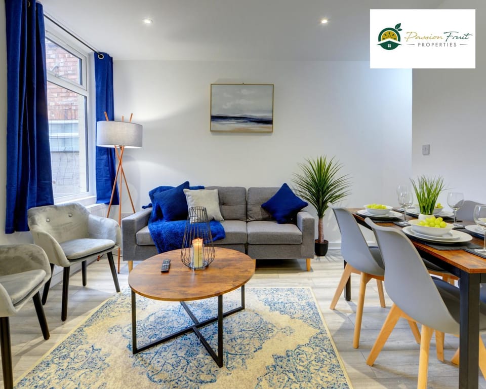 Communal lounge/ TV room, Living room, Seating area, Dining area