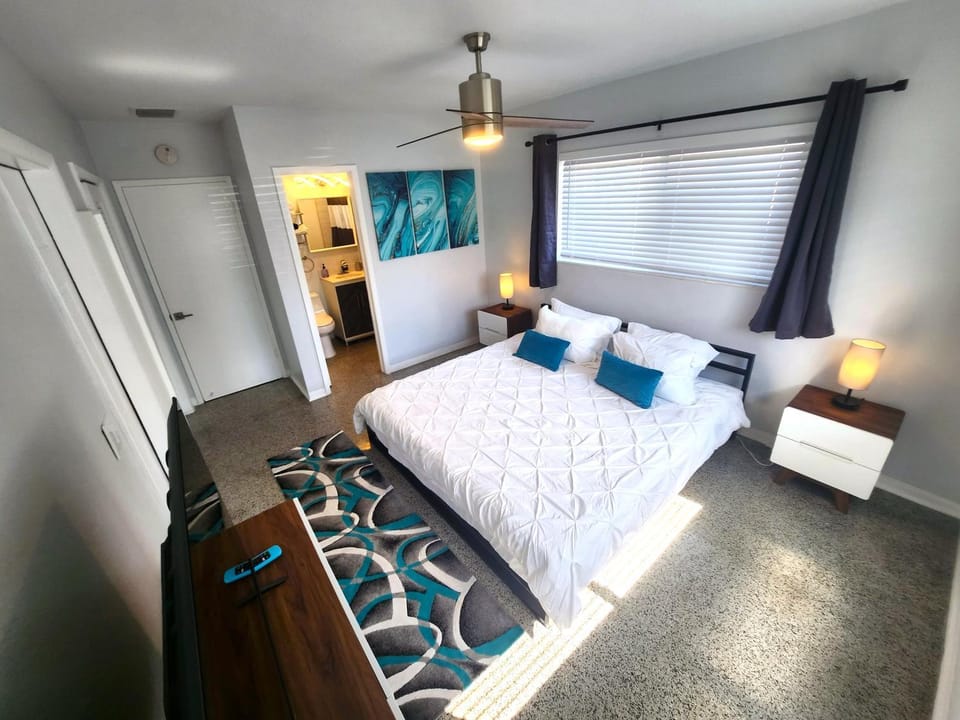 Shower, Bed, Bathroom, Bedroom, fireplace, furniture, furniture, air conditioner, air conditioner