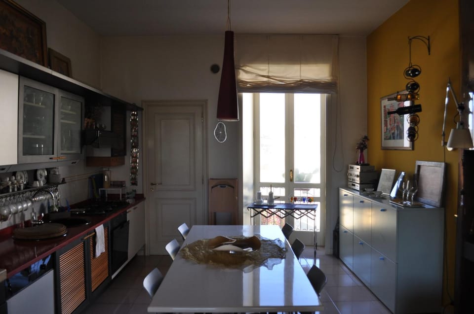 Day, Dining area
