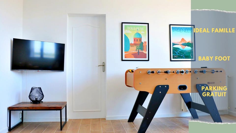 Communal lounge/ TV room, TV and multimedia