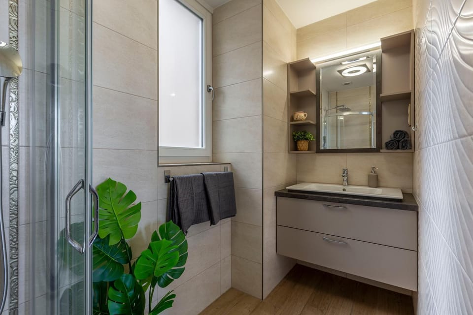Shower, Bathroom, towels