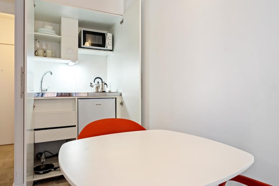 Port Apartsuite Bath Experience Apartment in Tarragona