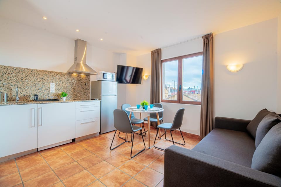 TV and multimedia, Kitchen or kitchenette, Living room, Dining area, minibar
