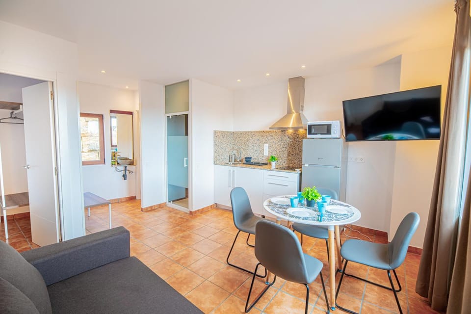 TV and multimedia, Kitchen or kitchenette, Living room, Dining area, minibar