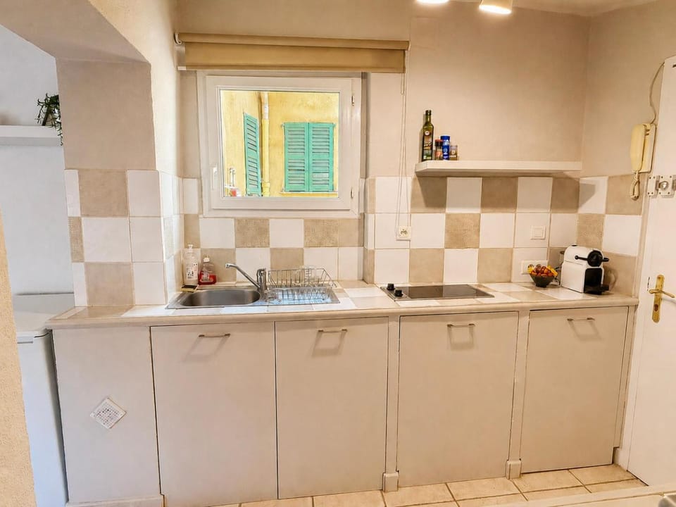 Kitchen or kitchenette, Communal kitchen, stove, stove, kitchen, kitchen