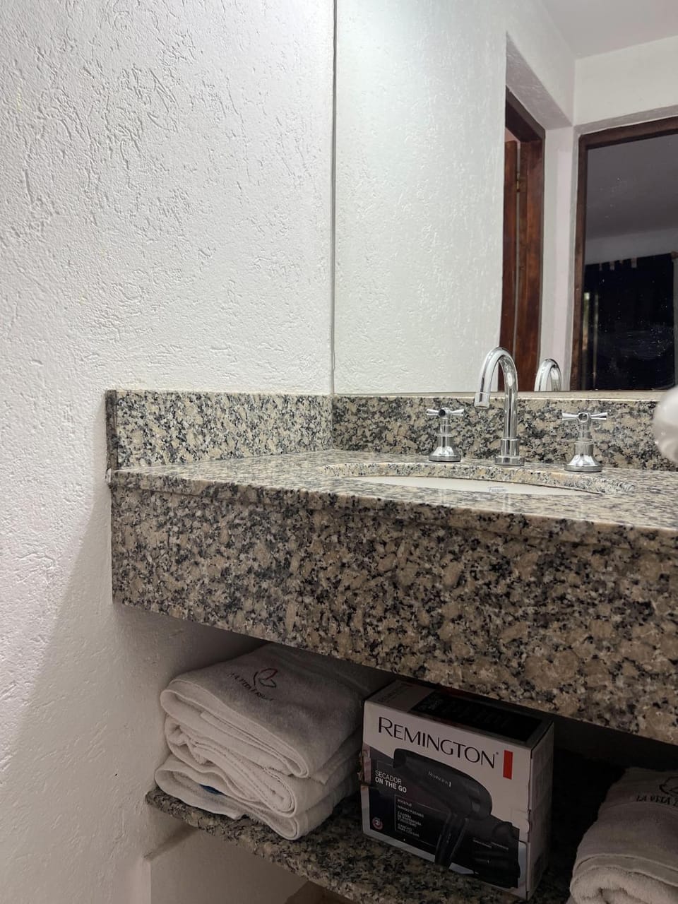 Bathroom, towels