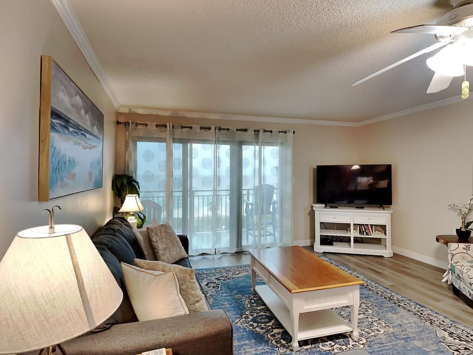 TV and multimedia, Balcony/Terrace, Living room, Seating area, Sea view, furniture