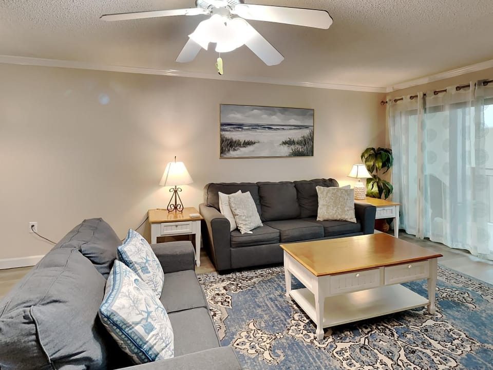 Living room, Seating area, furniture