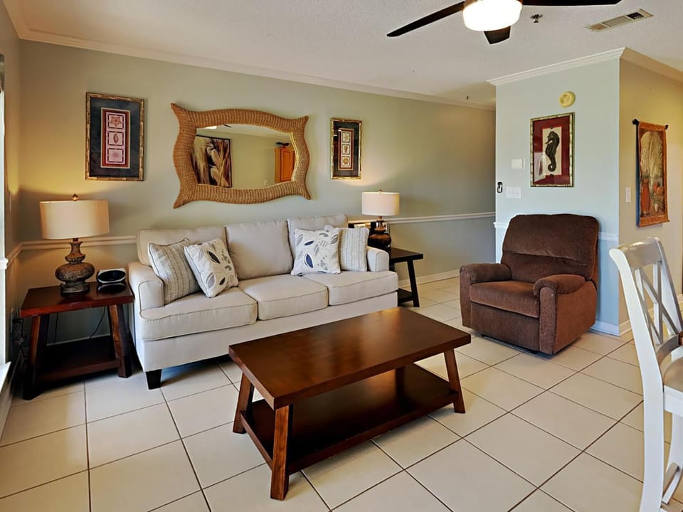 Living room, Seating area, furniture