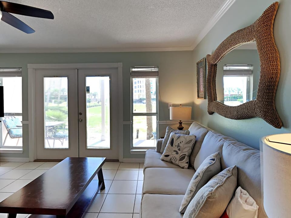 Balcony/Terrace, Living room, Seating area, furniture