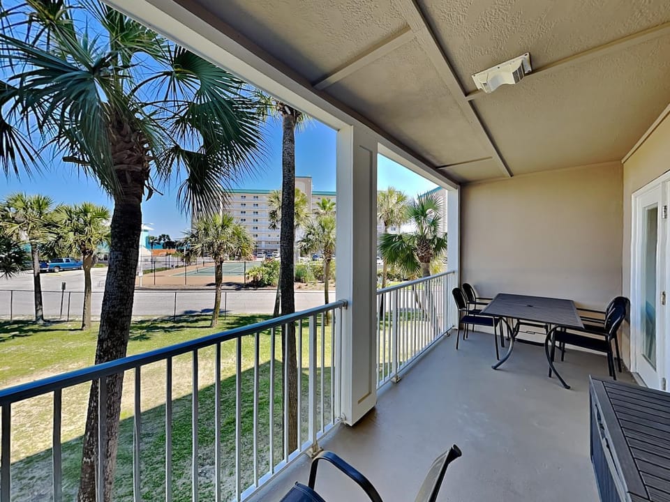 Patio, Balcony/Terrace, Seating area, Dining area, furniture
